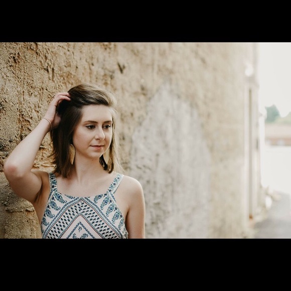 Meet your Posher, Caroline - Picture 1 of 1